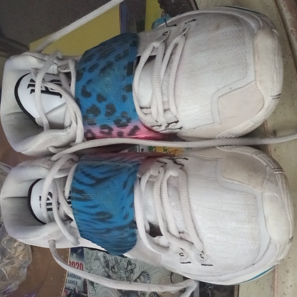 Nike Kyrie 6 "Animal" - Picture 2 of 4